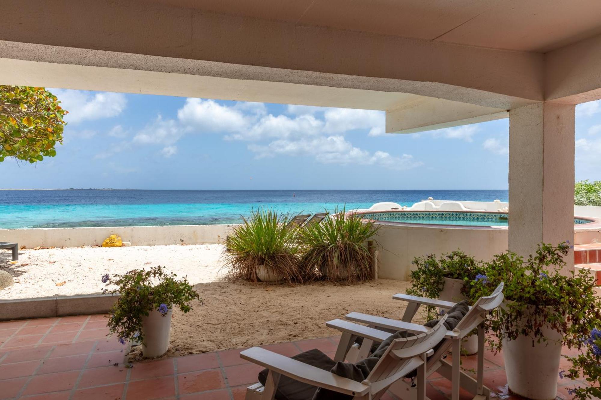 One Ocean Boutique Apartments & Suites Bonaire 克拉伦代克 外观 照片